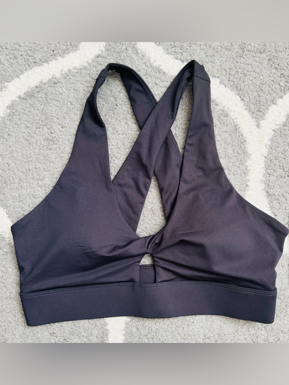 Fabletics NWT Women's Black Crisscross Sports Bra | size L | Comfortable Support